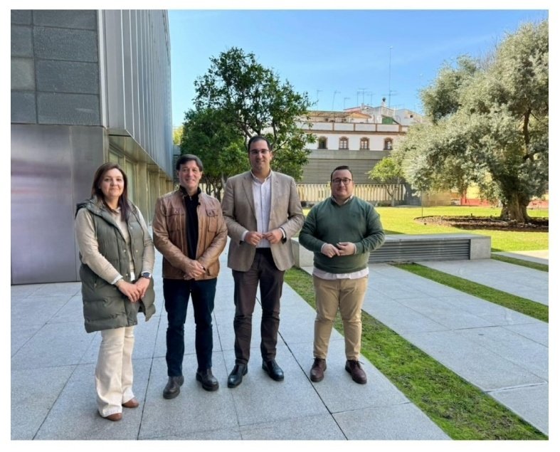 MartinTorCas's tweet photo. Nuestros compañeros del #ppcastillejadeguzman trabajan para que su pueblo reciba inversiones e iniciativas que ayuden a mejorar la calidad de los servicios que reciben sus vecinos. Una apuesta decidida por Castilleja de Guzmán.
@PPDipuSevilla https://t.co/FQJYqP1Q9m