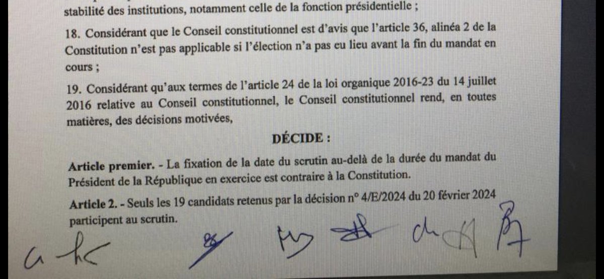 Le Conseil Constitutionnel demande au Président de la République d'arrêter ses enfantillages et d'organiser les élections avant la fin de son mandat.
