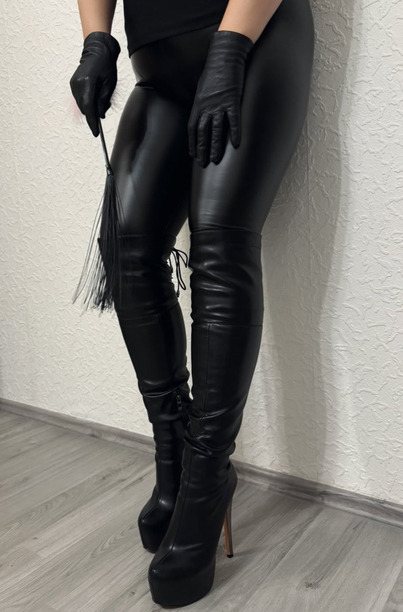 Wie sehr ich es doch liebe, euch Versager auszunutzen und auszunehmen. Schließlich seid ihr nicht mehr wert als mir zu dienen und jeden Wunsch zu erfüllen. 🥰💵💳

Herrin • Sklave • Lack • Leder • findom • zahlsklave • Fetisch