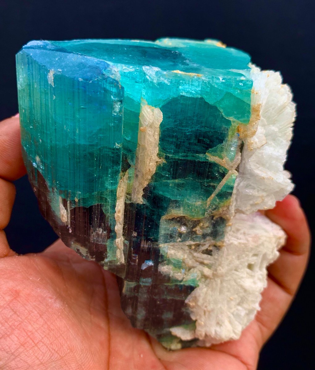 Natural indicolite Blue Tourmaline Crystal from paprok mine Afghanistan. Photo: hoorainminerls