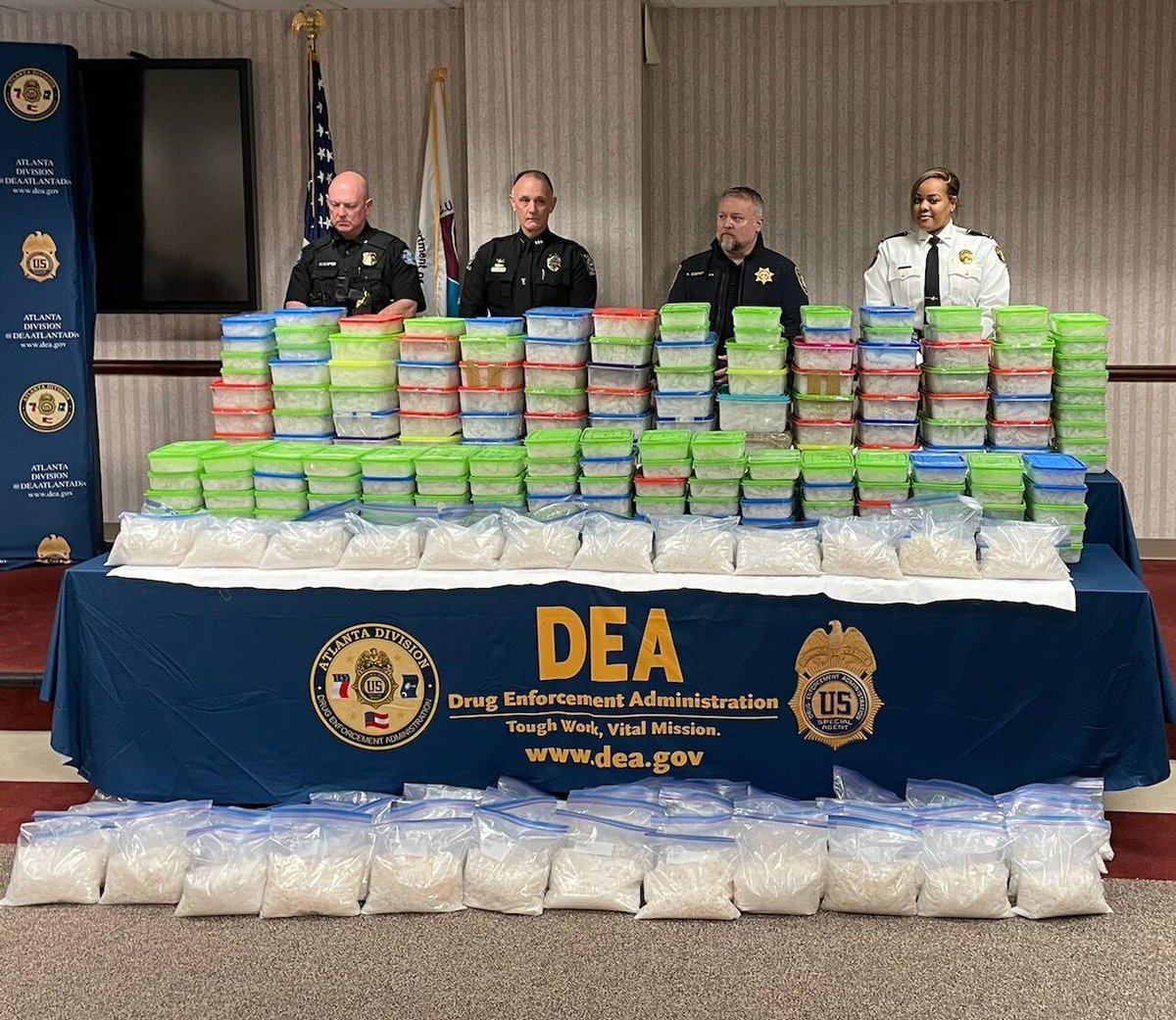 GAFollowers's tweet image. $1.5 million worth of crystal meth was seized from a storage unit in Norcross, Georgia, police found 855 pounds.