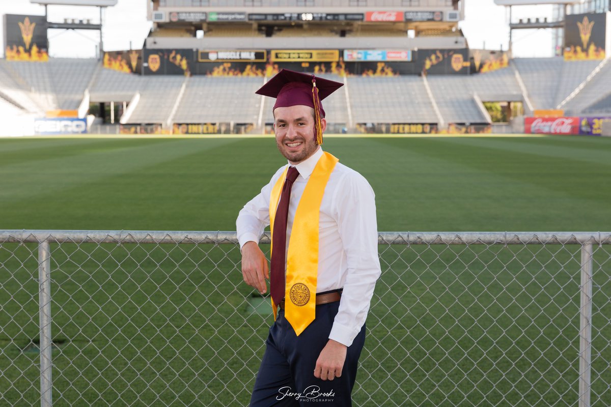 Did you know that you can take your #ASUgrad photos in Mountain America Stadium? DM me to learn more about how to make this iconic location your spot for photos.
#sundevil #forksup #capandgown #graduationphotos #asugrad #asualumni #seniorphotographer #senioryear #azphotographer