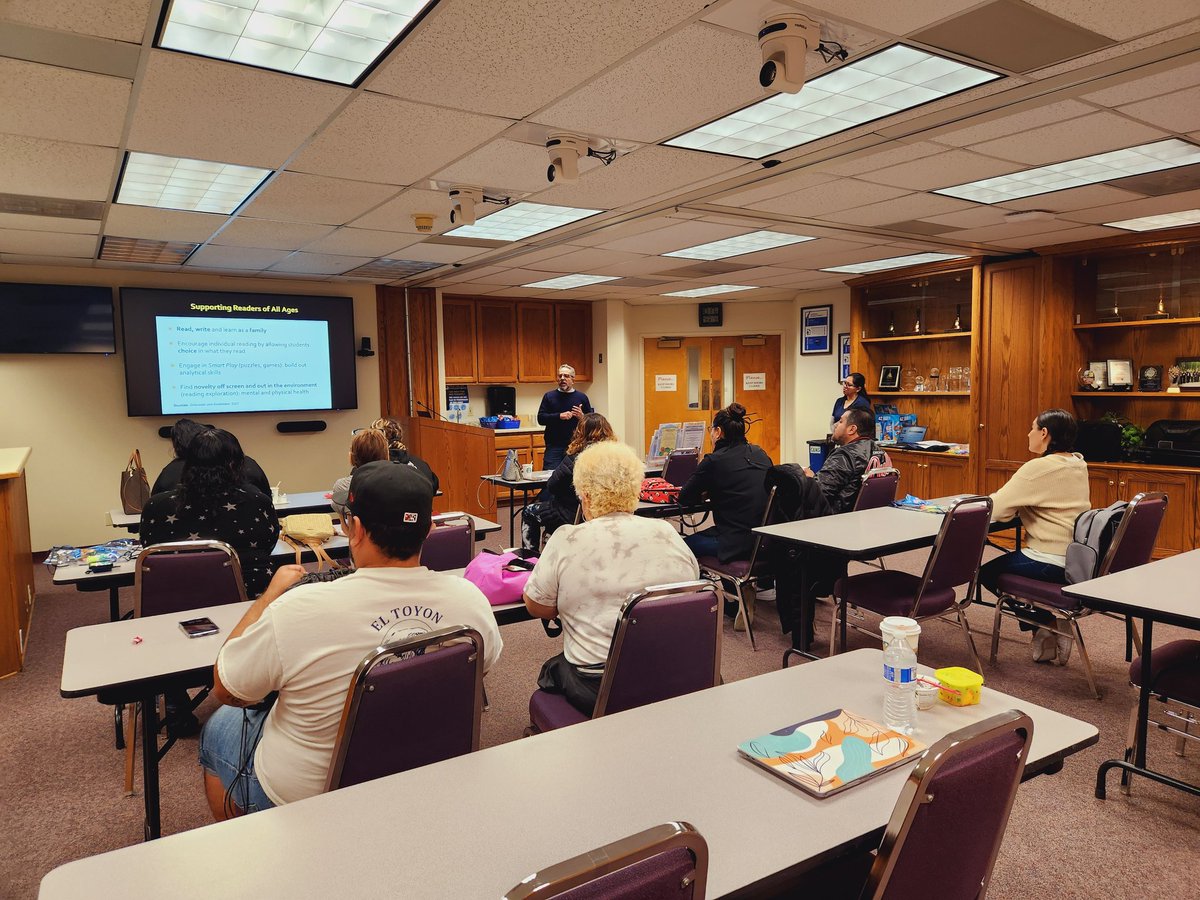 DalilahGil's tweet photo. Parents learn essential skills to enhance literacy development at home at our UCSD Parent University this morning. #nsdnow, #UCSDparentuniversity https://t.co/HPzzIYQ5Hg