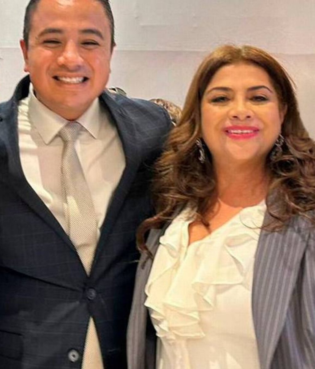 catrina_nortena's tweet photo. 🚨 Veamos lo que el Jefe de Gobierno @martibatres opinaba del delfín de @ClaraBrugadaM, el Perredista @yancolozano 

No lo bajaba de siniestro y mafioso (aparte de que golpea a su esposa), pero ahora ya es bueno y es candidato de Morena en la Gustavo Madero. Es lo malo de tener a estos chapulines, que tienen mucha cola que les pisen y que el Pueblo tiene memoria...

#ClaudiaSíChapulinesNO