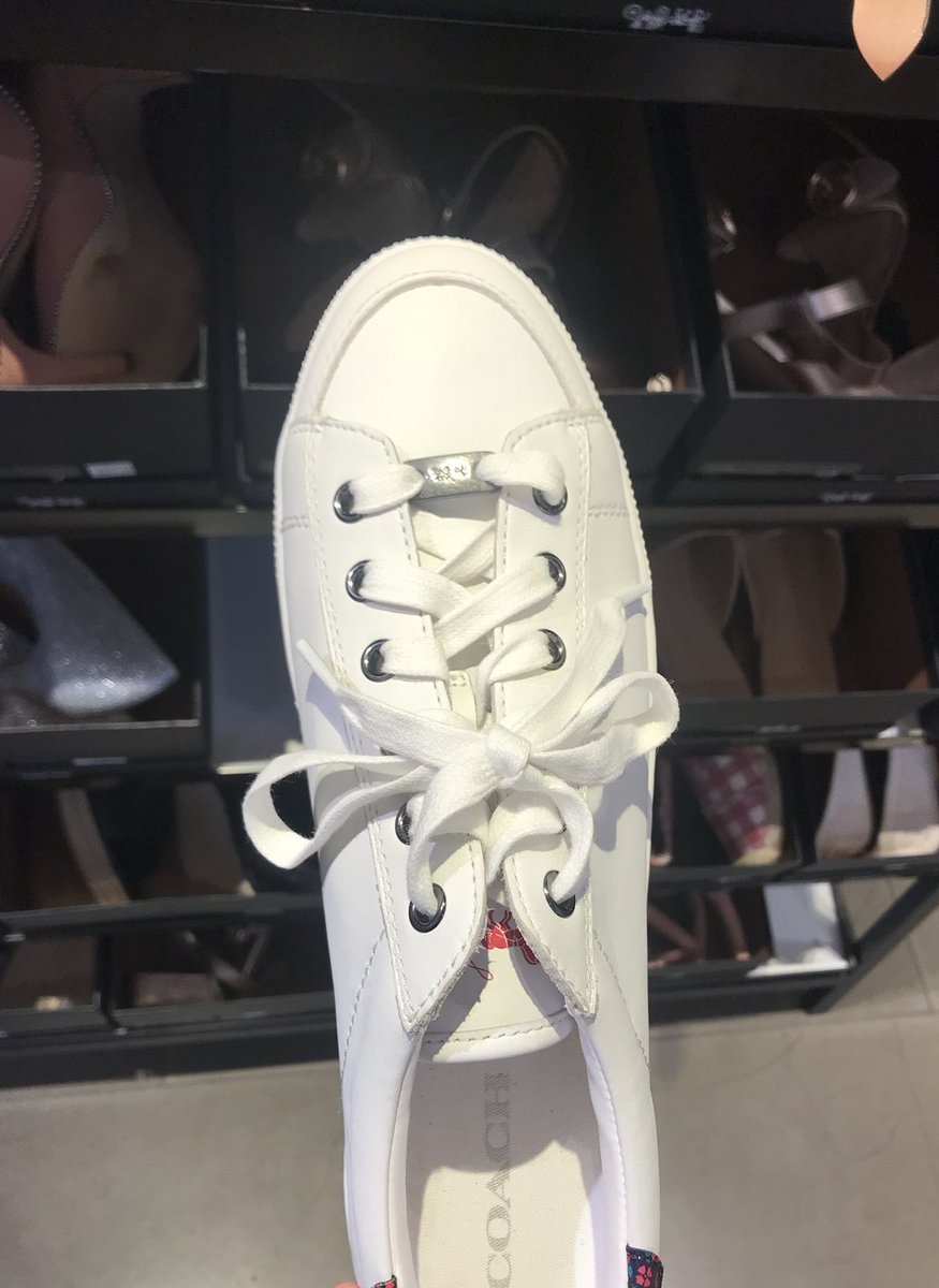 Enes kant*r bu ayakkabıya benziyo