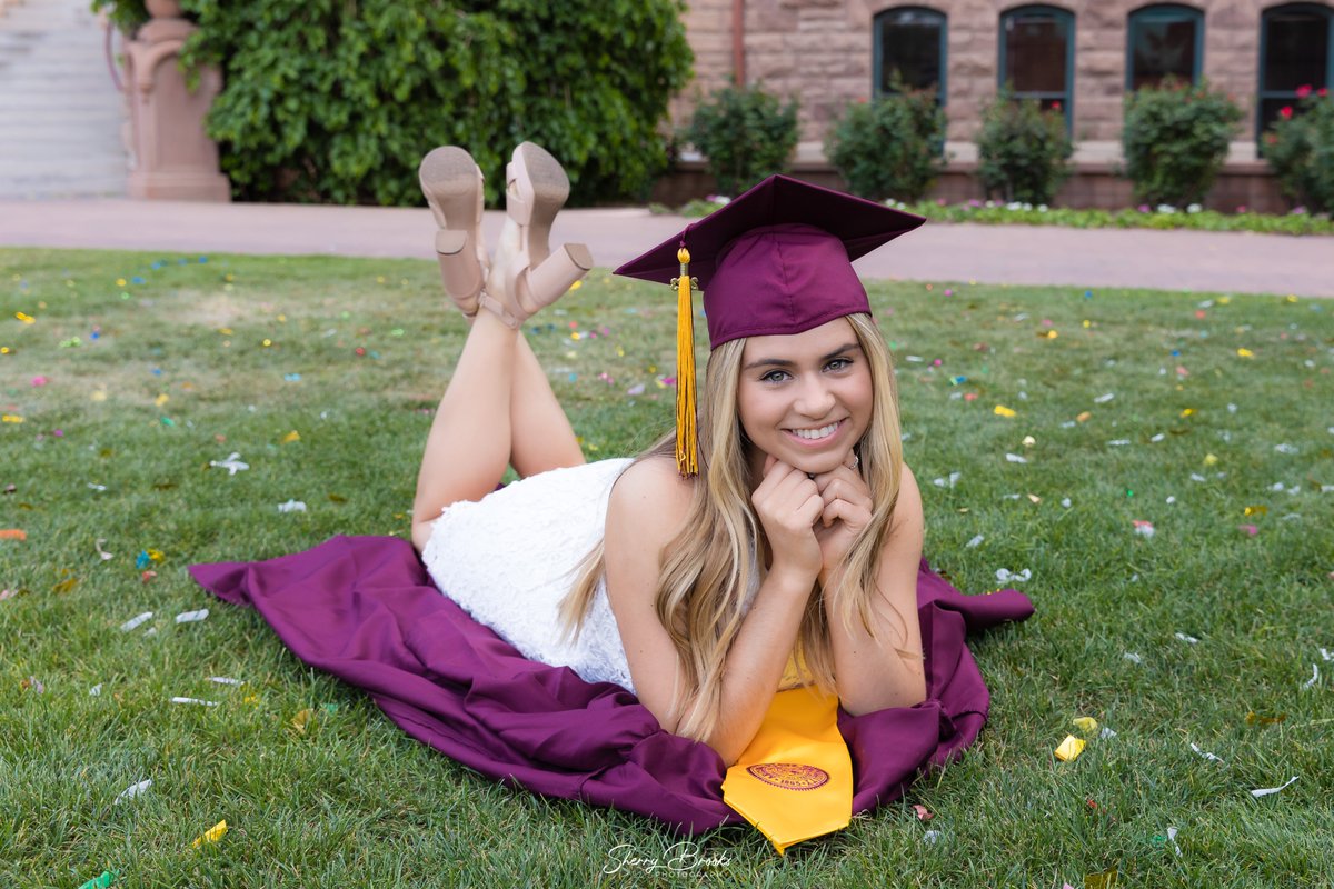 I'm a Sun Devil alum and I love working with fellow Sun Devils. DM to learn what it is like to work with me. Let's create some grade grad photos together!
#sundevil #forksup #capandgown #graduationphotos #asugrad #asualumni #seniorphotographer #senioryear #azphotographer