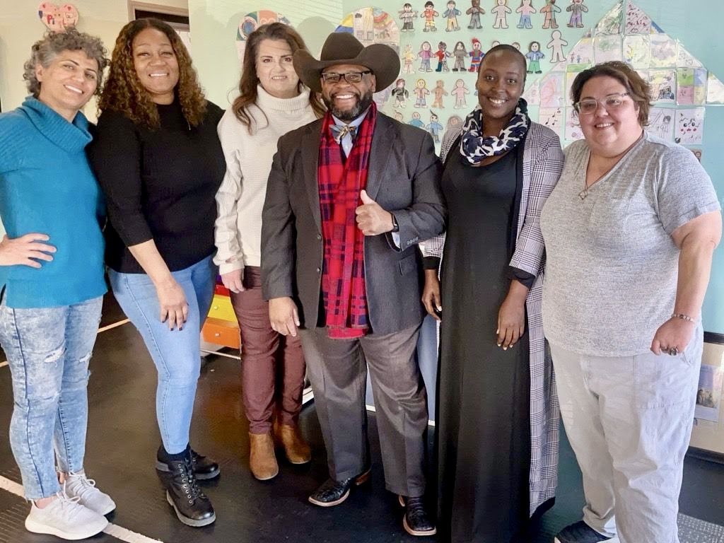 Congratulations @HeartHouseD on being featured in @dallasobserver_ for your work helping immigrant and refugee students with a focus on SEL! 
@BiscottiNicole @santiagoAM115 @lynettewsocial @zjgalvan @Asael_Ruvalcaba @mr_Alsheimer @_cwconsulting @skansone @OurVoiceAll @MsMagiera