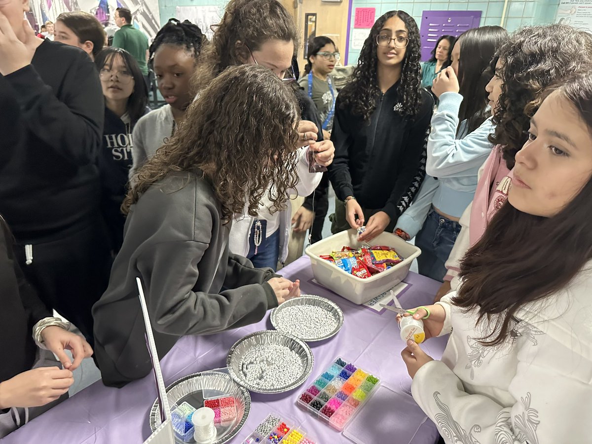 Let’s SEL-ebrate! Today we showcased all of the SEL programs we have at Egbert. Students had the opportunity to make friendship bracelets, meditate and color a mandala mural #SELDAY2024 #INTENTIONALSEL Thank you Ms. Dicanio Ms. Puccio &amp; Ms. Murnieks for organizing the week💜💜💜