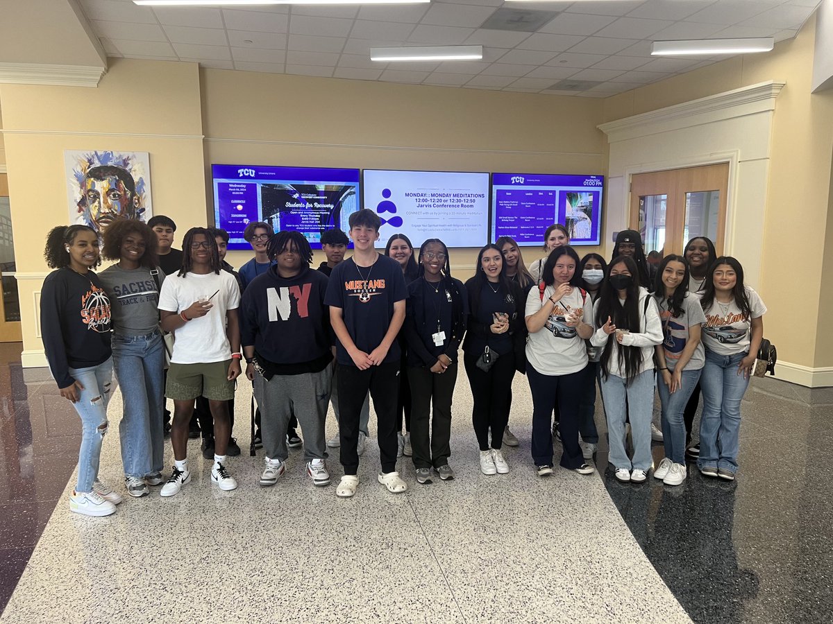 ⁦@SHS_Mustangs⁩ AVID Seniors and Juniors visited @TCU campus today. We had a great day of learning! ⁦@AVIDGISD⁩ ⁦@SachseAVID⁩ #RunMustangsRun🐎