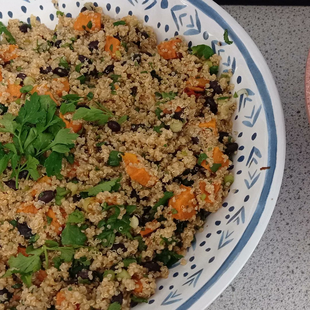We've had such fun this term cooking with students at Montpelier High School. Today was our last session &amp; we cooked  pizza, frittata, salads &amp; dips. Everyone was able to invite a guest and sat down to share &amp; eat what they'd cooked. Thanks @FeedingBristol for your support