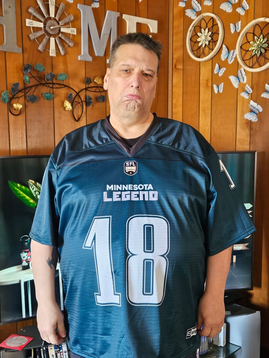 This is what the SFL community has been waiting for!! <a href="/dugday33/">Doug Day</a> has finally paid up on our bet! 
#StompDaTwinkie #Believe #MinnesotaLegend
#MakeAnImpact

<a href="/MN_Legend_SFL/">Minnesota Legend - Official SFL Team</a> @SeattleNemesis <a href="/simulationfl/">Simulation Football League</a>