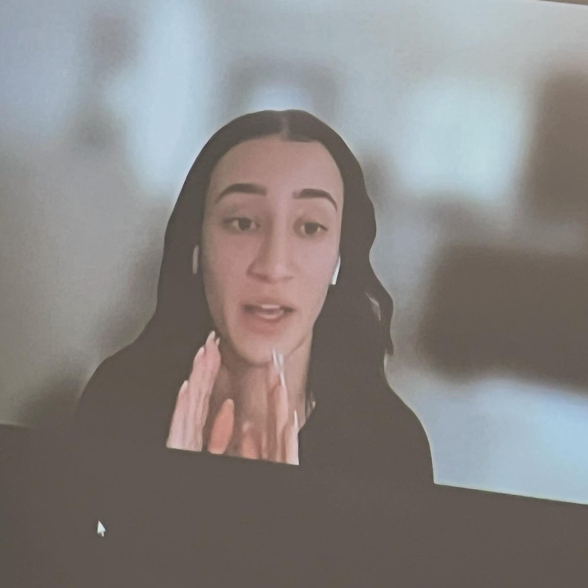 larryhygh's tweet image. “Digital Toolkit" had the opportunity to learn from Raven Emmert, our #CSUDH  marketing and public relations coordinator for ASI. Her portfolio includes campus radio KDHR, she gave practical tips for podcasting. @csudh_com_dept @csudhcah @dominguezhills