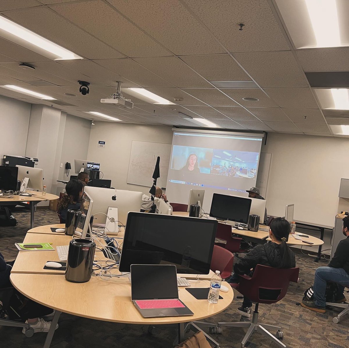 larryhygh's tweet image. “Digital Toolkit" had the opportunity to learn from Raven Emmert, our #CSUDH  marketing and public relations coordinator for ASI. Her portfolio includes campus radio KDHR, she gave practical tips for podcasting. @csudh_com_dept @csudhcah @dominguezhills