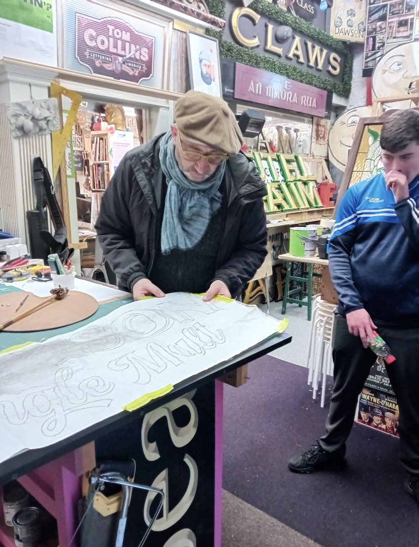 Our LCA 2 art class visited the studio of renowned artist, and Signwriter Tom Collins @handpaintedsignslimerick. Tom’s work is well known locally and internationally. He kindly gave up his time to explain his process and show his studio to our students studying the Signage module
