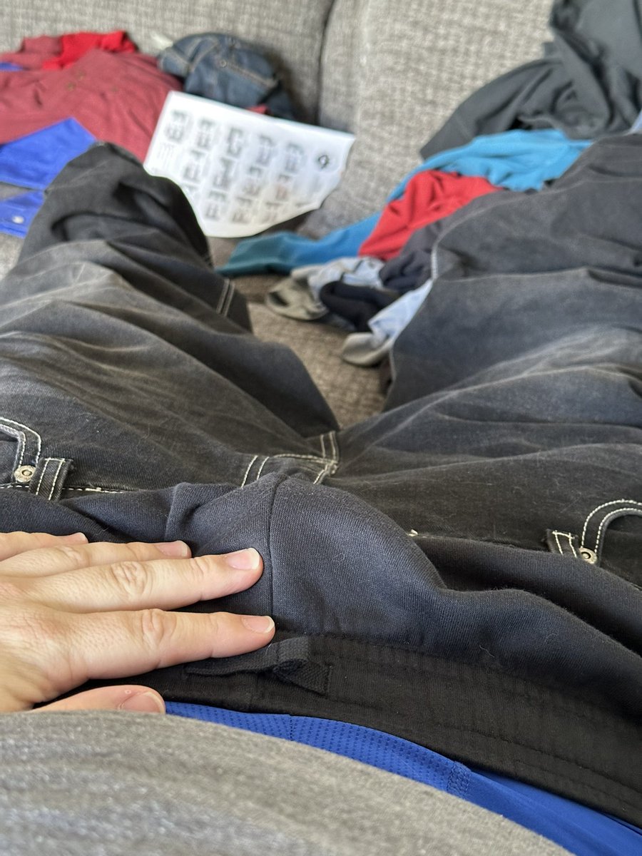 coloradosagger's tweet photo. Sagging to my knees in baggy. It's so nice to get horny from this sag.
#sagger #sagging #pants #baggyboy #baggysagging #lowsagging #hardon #horny #turnedon #bulge #erection #hardup https://t.co/z2ZOPDhioL