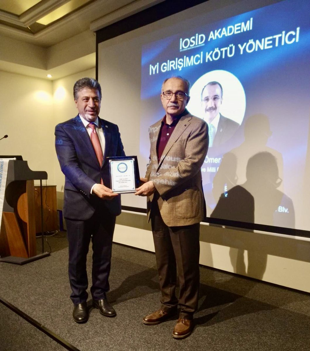 caginmurat's tweet photo. İOSİD Akademi Programımıza katılımlarından dolayı Eski Çalışma ve Milli Eğitim Bakanımız Sayın Prof.Dr.Ömer Dinçer’e , emeği geçen  Yön.Kur. üyelerimize ve Programımıza katılan tüm İş insanlarına teşekkür ederiz. https://t.co/lVRsZNcKct