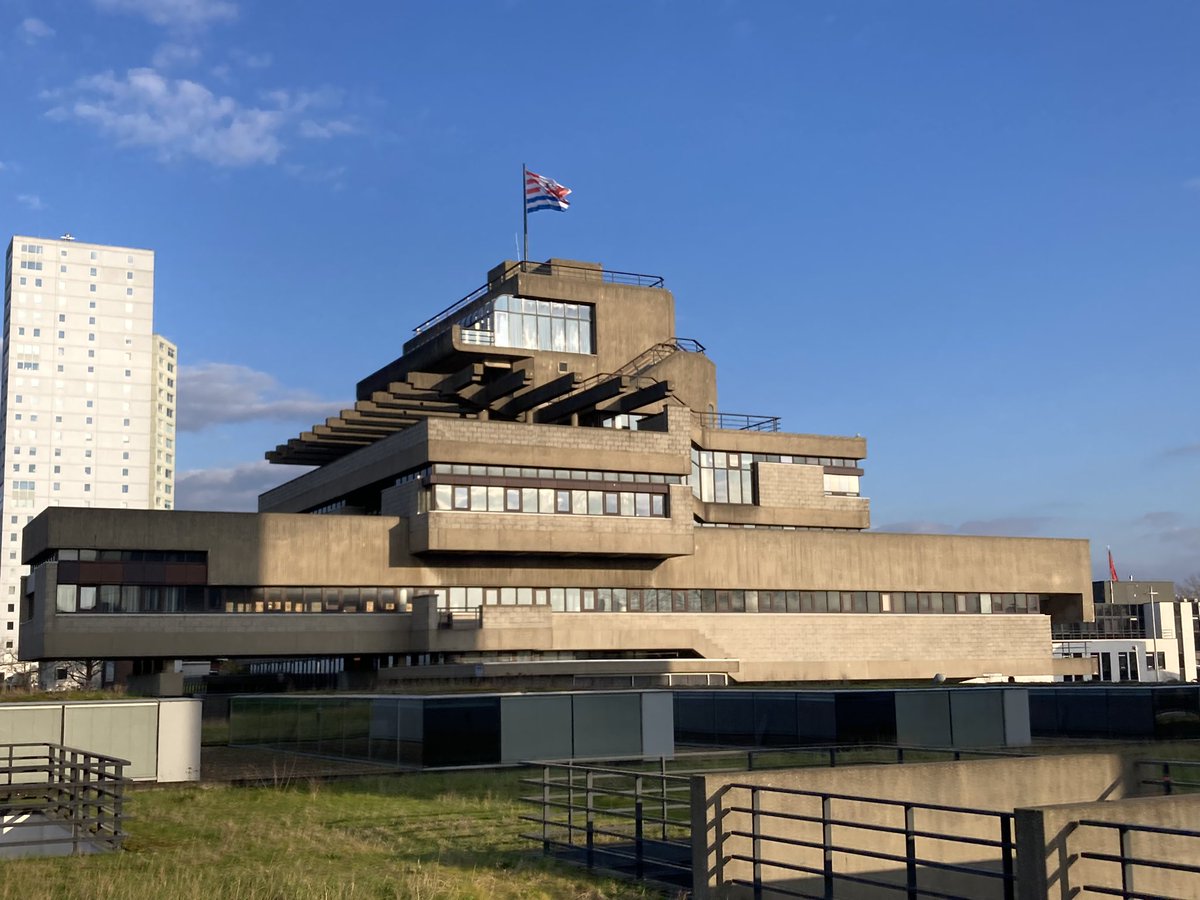 When in Terneuzen…
#brutegemeentehuizenappreciationtweet