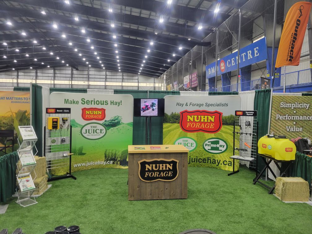 NuhnForage's tweet image. Come see us at the London Farm Show this week. The spring weather has everyone excited for the season ahead. 

#TheJuice #MakeSeriousHay #JuiceKeepltCool #Hay2023 #CanadianAgriculture