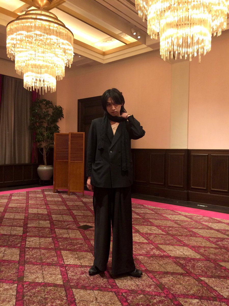 年に一回の大会議はこちらのcoordinateで💁‍♀️
dairikuのストールとvivianoのパンツが大優勝すぎる🏆