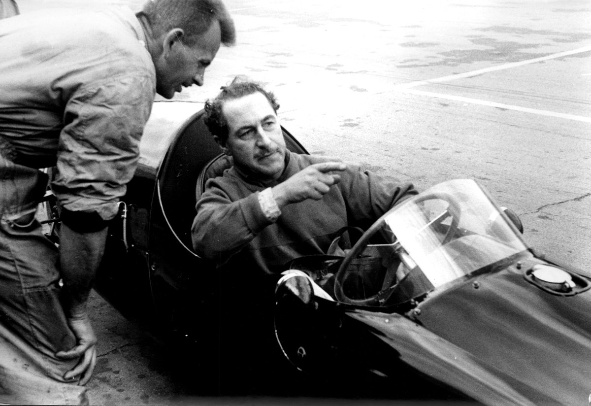 thevscc's tweet image. The good ol&apos; days.

Join us for Silverstone Spring Start on the 20 &amp;amp; 21 April to see how different the circuit runs today.

#vscc #silverstone #silverstonespringstart #vintagecarracing