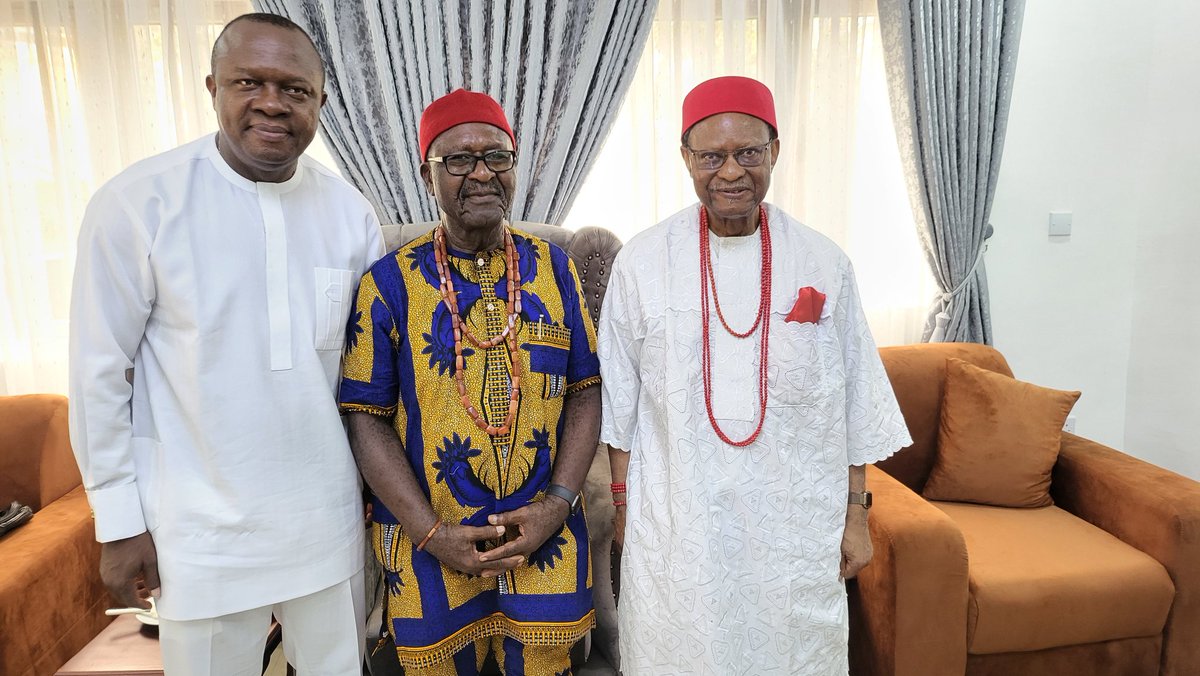 valentineozigbo's tweet photo. It was such pleasurable moments as I joined HRH Igwe AC Iweka and the families of Ogbueshi Ifeanyichukwu Anyaoku, Ogbueshi Obiageriaku Ononenyi Rita Chijioke, Ogbueshi Dr. Mrs. Dolly Ozoemena Emodi, and many others in Obosi in Idemili North LGA in Anambra State https://t.co/FCbFlPNPF3