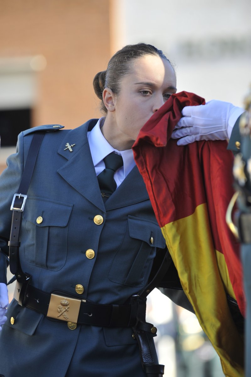 guardiacivil's tweet photo. En los 2 últimos años, el porcentaje de ingreso de #mujeres en la @guardiacivil es superior al 30%, superando el 35% en la pasada convocatoria de 2023.

#DíaInternacionalDeLaMujer #8M
#EligeGuardiaCivil #MujerGC https://t.co/8SGEyZo61Q