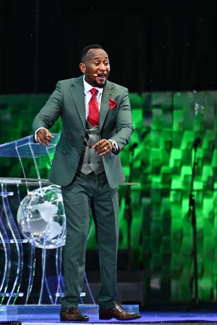 ThatRealTesla's tweet photo. @Prophet_elvis You Just Gotta Love #ProphetElvisMbonye 😍💕💯 https://t.co/LG3wsF0qth