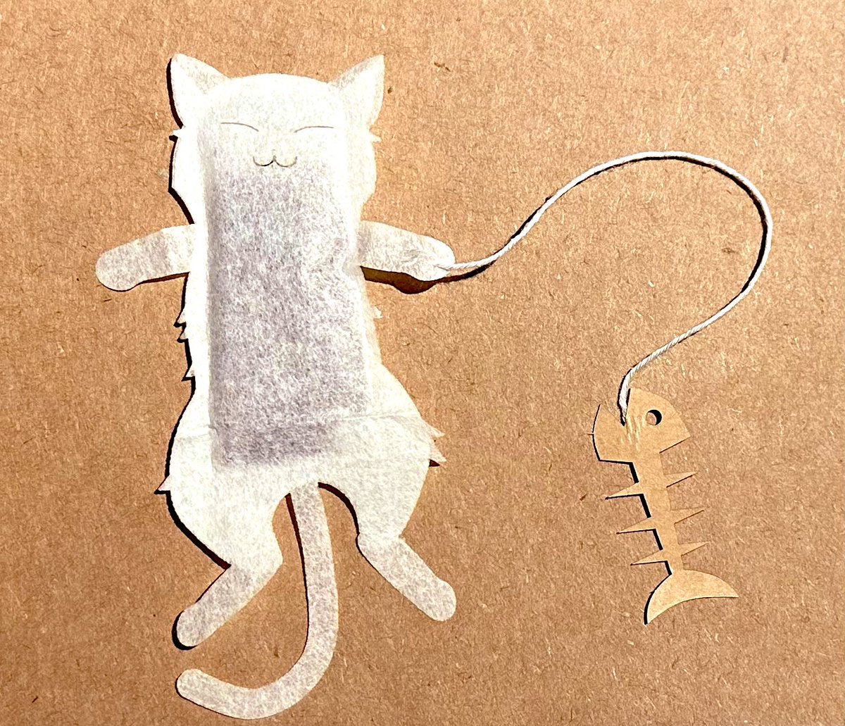CottontailVA's tweet photo. this cat teabag made me smile so now you have to look at it too. https://t.co/DTAZyZEEXN