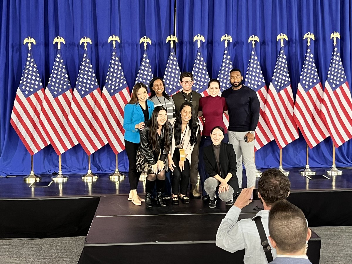 Ali Vitali tweet media