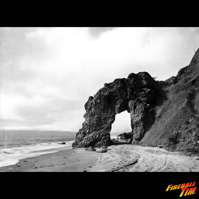 fireballtim's tweet photo. Malibu's ARCH ROCK... circa 1890. Yes, they blew it up to create PCH. #fireballtim #malibu https://t.co/aPeqdpyT9h