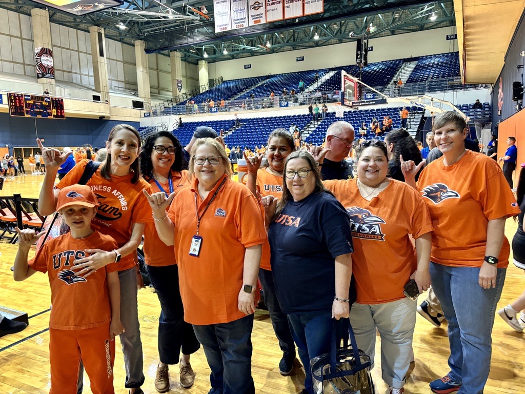 UTSAvpba's tweet photo. Our Business Affairs team rallied behind @UTSAWBB at the UTSA vs. Rice Basketball Game. Congratulations on the well-deserved victory (60-52) and securing the No. 4 seed in the @American_Conf Tournament! ππ§‘
#UTSA #210LetsGo https://t.co/y6oO6Y4uee