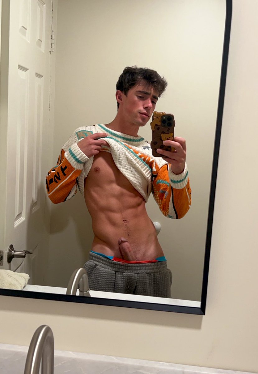 OFNickFloyd's tweet photo. We both say hi 😈 https://t.co/bqnJaNpWDI