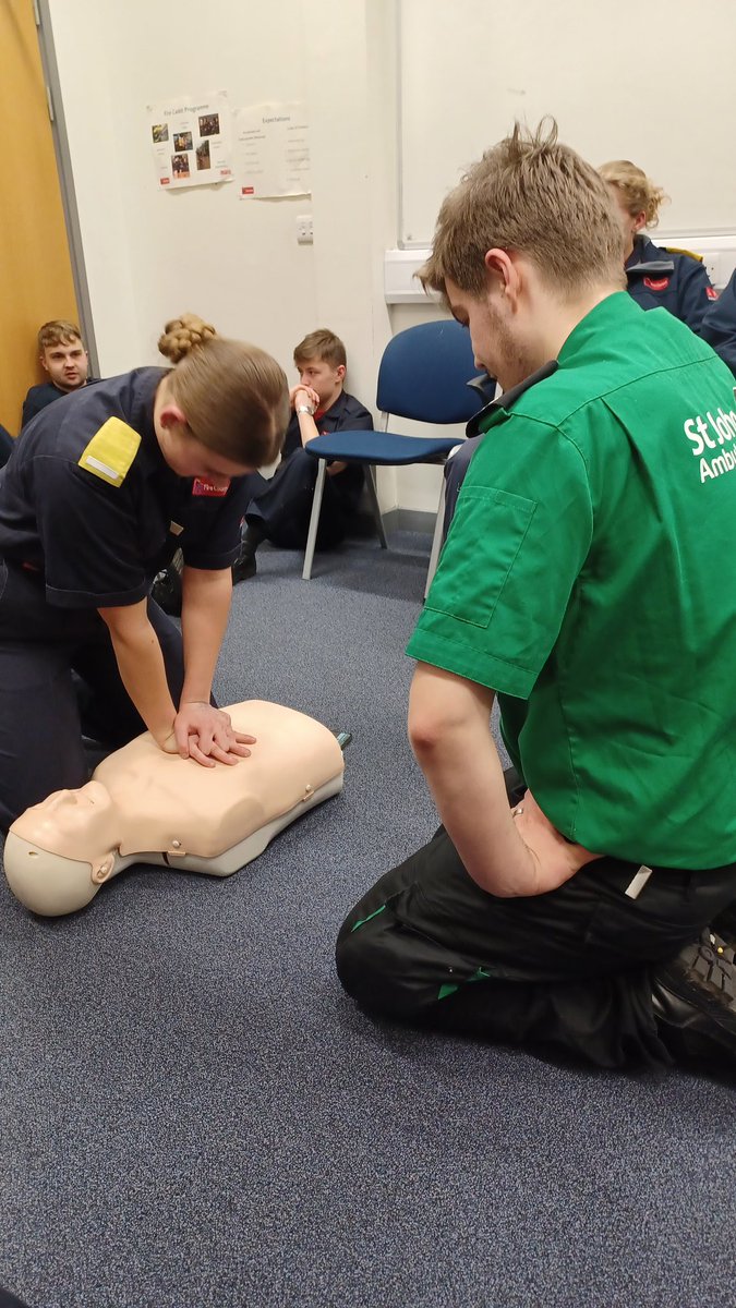 It was great having @SJAOrpington along to @BromleyLFB unit recently for some peer to peer learning. Cadets learnt some vital life-saving skills such as CPR and how to use a defibrillator 🚒🚑 @LondonFire