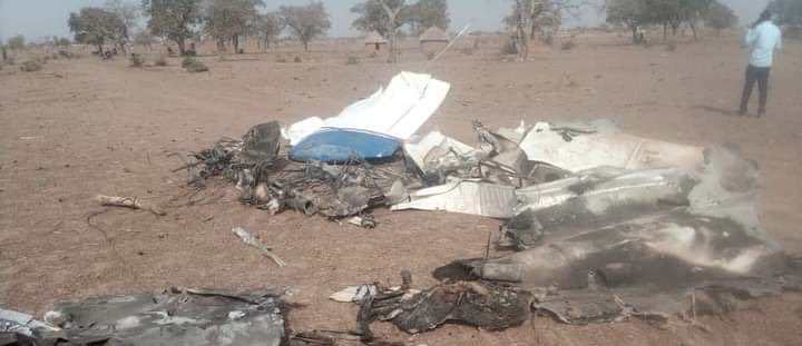 #Burkina_Faso🇧🇫 ‼️🛑⛔️: 

𝗰𝗶𝗻𝗾 𝗽𝗲𝗿𝘀𝗼𝗻𝗻𝗲𝘀 𝗺𝗼𝗿𝘁𝗲𝘀 𝗱𝗮𝗻𝘀 𝘂𝗻 𝗰𝗿𝗮𝘀𝗵 𝗱’𝗮é𝗿𝗼𝗻𝗲𝗳.

Diapaga, 
  
Cinq personnes ont été tuées mercredi et deux autres blessées, dans un crash d’aéronef à Diapaga à l’Est du Burkina.   

Selon les témoignages l’avion a…