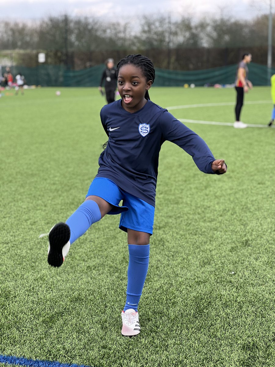 VjbullPE's tweet photo. What a great day at our Girls Football festival as part of the #LetGirlsPlay biggest ever football season &amp; international women’s day celebration!

1️⃣0️⃣7️⃣ primary school girls playing

2️⃣2️⃣secondary school girls leading 

Everyone enjoying ⚽️⚽️! 
@BarclaysFooty @EnglandFootball https://t.co/uuGkkeEnqQ