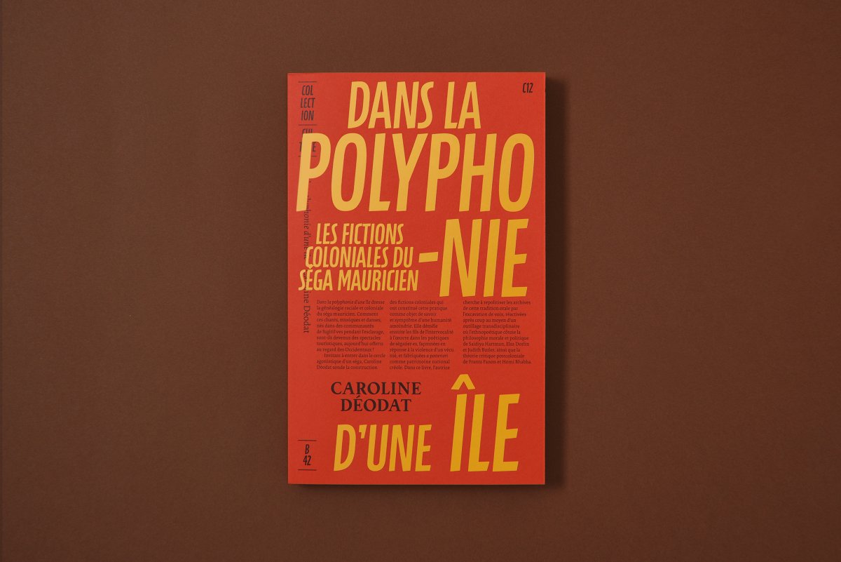 📖Parution de l'ouvrage "Dans la Polyphonie d'une île" de Caroline Déodat, artiste et chercheuse. L'autrice s'intéresse à la fabrication de l'archivage colonial en dressant la généalogie raciale et coloniale du séga mauricien.
➡️editions-b42.com/produit/dans-l…