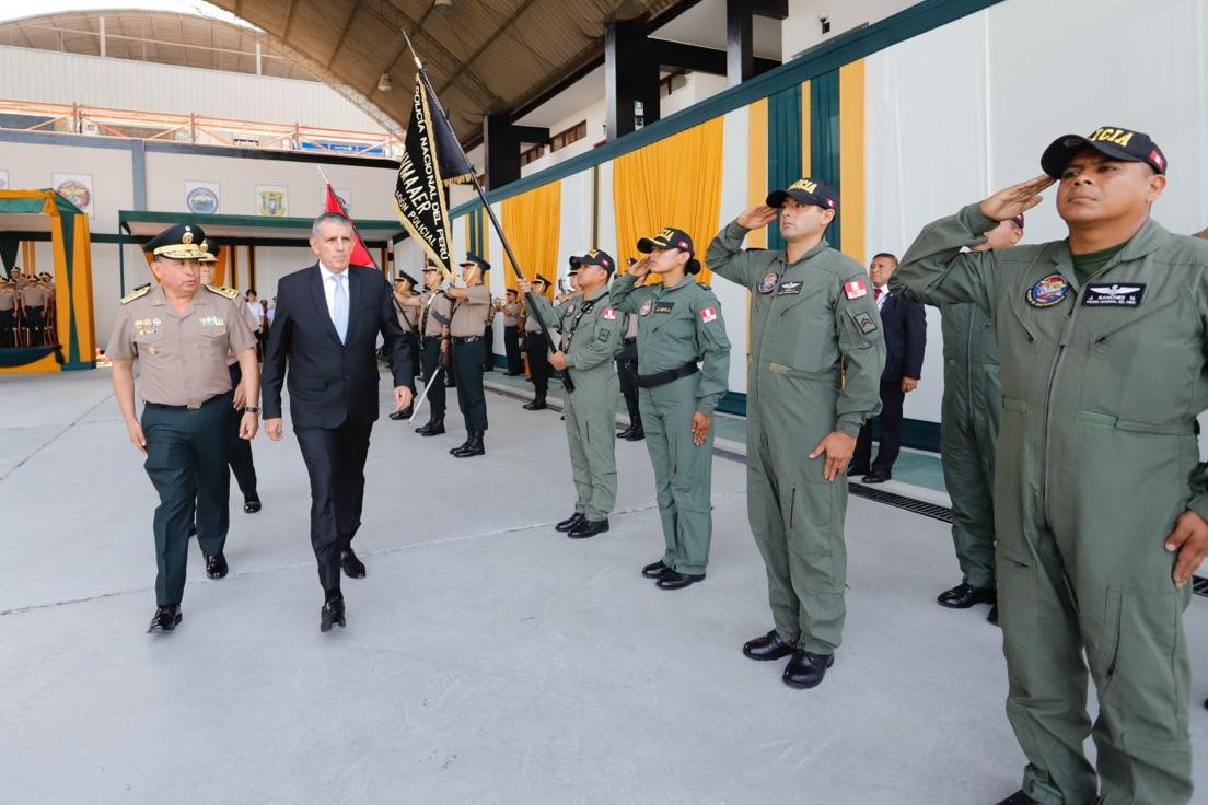 MininterPeru's tweet photo. ✈️🚁 ¡40 años garantizando la seguridad aérea y brindando apoyo en operaciones policiales en todo el país!
El ministro del Interior, Víctor Torres, preside la ceremonia por el cuadragésimo aniversario de la Dirección de Aviación Policial (#Diravpol). https://t.co/UpW6UqLaeT