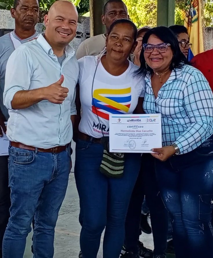 ViceGobernador Miguel Marin Entrega certificados del taller de formación dirigido a líderes y lideresas de los CLAP de los Municipios Páez y Andrés Bello
<a href="/NicolasMaduro/">Nicolás Maduro</a> 
<a href="/HectoRodriguez/">Héctor Rodríguez C.</a> 
<a href="/MirandaGob/">Gob Miranda</a> 
<a href="/MiguelMarin8/">Miguel Marín</a>
