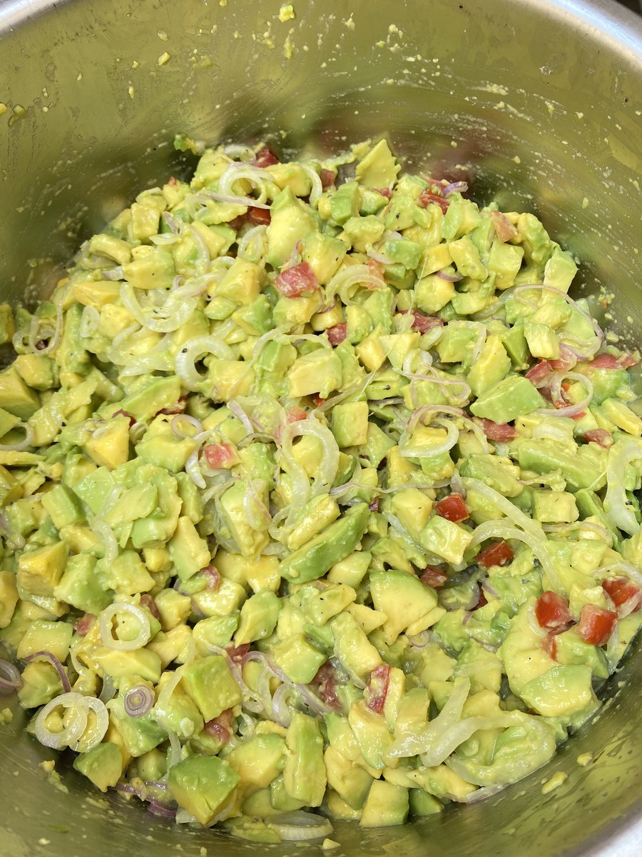 valeriadeluque_'s tweet photo. Ensalada de aguacate😍🥑🫶🏻 https://t.co/ZZsqHz125b