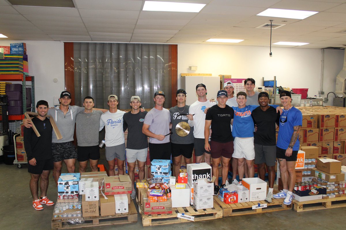 My teammates and I were given the opportunity to help end child hunger. The people at <a href="/F4KNFL/">Food4Kids Florida</a> are doing a fantastic job in providing meals for those in need. See how you can help at food4kidsfl.org/donate/. <a href="/Fl_Victorious/">Florida Victorious</a> #FVFoundation