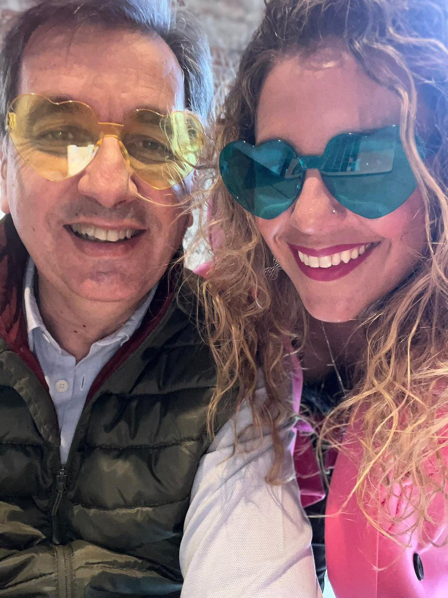 DrMartos's tweet photo. ¿Qué estaré tramando con @rdelblanco ? Estamos gestando una agitadora de comunicación estratégica y creativa.
Nuestra misión es agitar, inspirar y generar estrategias ganadoras. 
Sois todos millonarios y todavía no lo sabéis. 
Continuará...
#comunicación #inspiración #agitación https://t.co/nnxD5ZdvNm