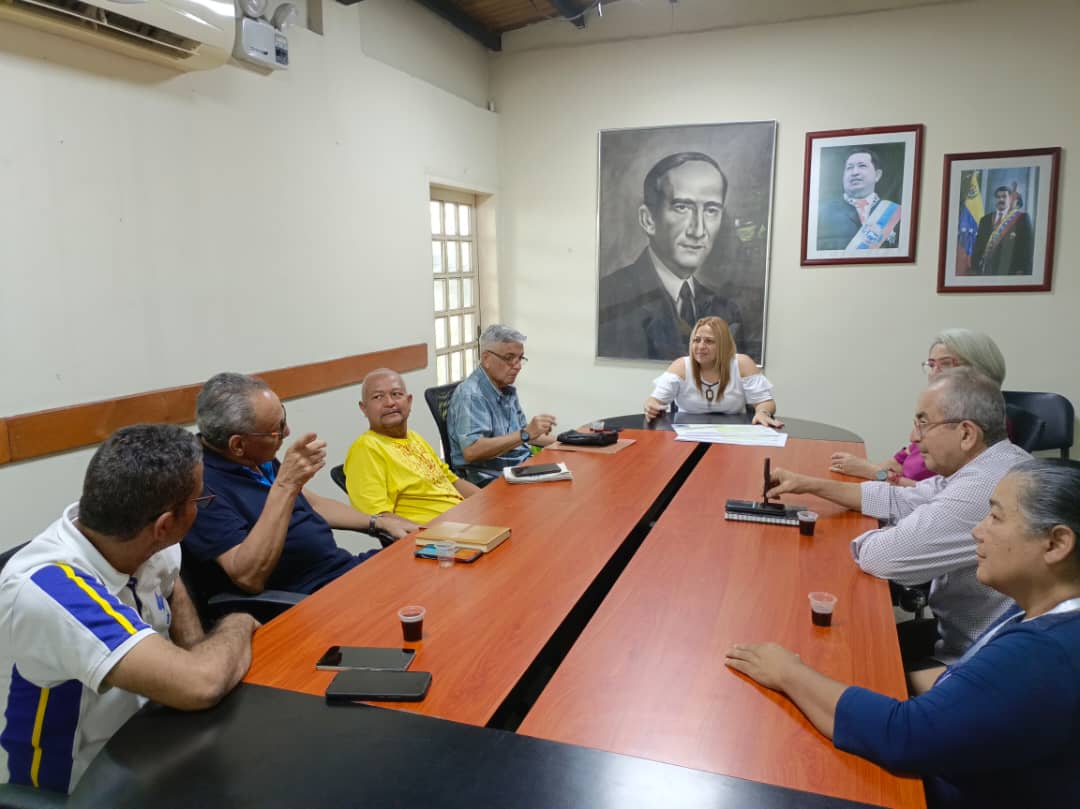 uptlara's tweet image. #Enterate || En la #Uptaeb celebramos el Día Internacional de la Matemáticas, nuestra Rectora @michellyVivas recibió a los integrantes del Comité Organizador de la celebración de este día, para afinar detalles de las actividades que se realizarán en nuestra Casa de Estudios.