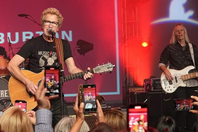 johnhowardbass's tweet image. All to fight #ChildhoodCancer. So proud of my #Sixwire family and the part we get to play in this amazing event. We backed up these amazing #RockStars who all pitched in together to show what is indeed possible...wow! 2/2