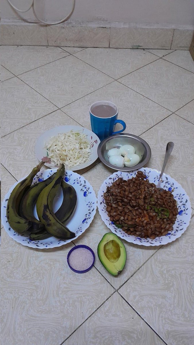 At Kisii University, comrades kickstart their day with an abundance of matoke, eggs, and avocado. Fun fact: Kisii University stands out as the fastest-growing and one of the most expensive public universities in Kenya.