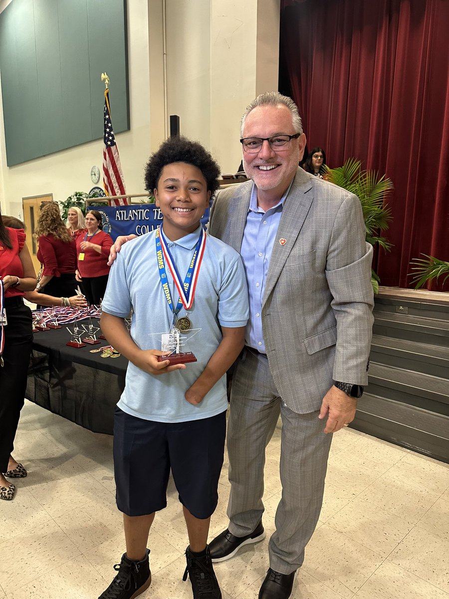 For the 2nd year in a row a WDMS scholar has been the recognized middle school student at the Just Do It I Did It Awards. Congratulations Miles! We are beyond proud of you 💙💛 @browardschools @BcpsCentral_ @WDandyMagnet @baugh_dr90223