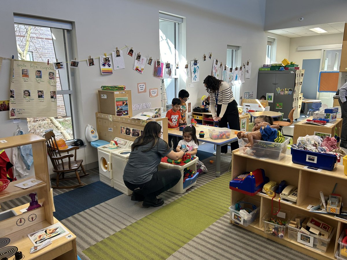 TomLuedloff's tweet photo. SLT had some awesome visits to @D59JulietteLow and @D59ELC this morning. Another great opportunity to connect with students and staff. #D59Learns https://t.co/jpWymAOTHg