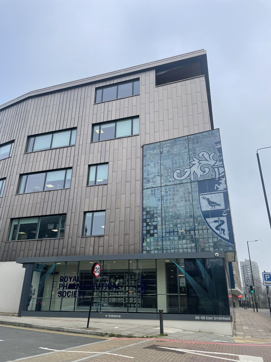 Maria89_2's tweet photo. #CPhOfellows insight day at @rpharms  hosted by @clarelthomas A great insight into the supportive role RPS plays for the profession @AshifaTrivedi @Amnakhanpatel @amira_chaudry @Kaniksha_A @HojanSenya @bekkiburgoyne https://t.co/P6TOLI2nXx