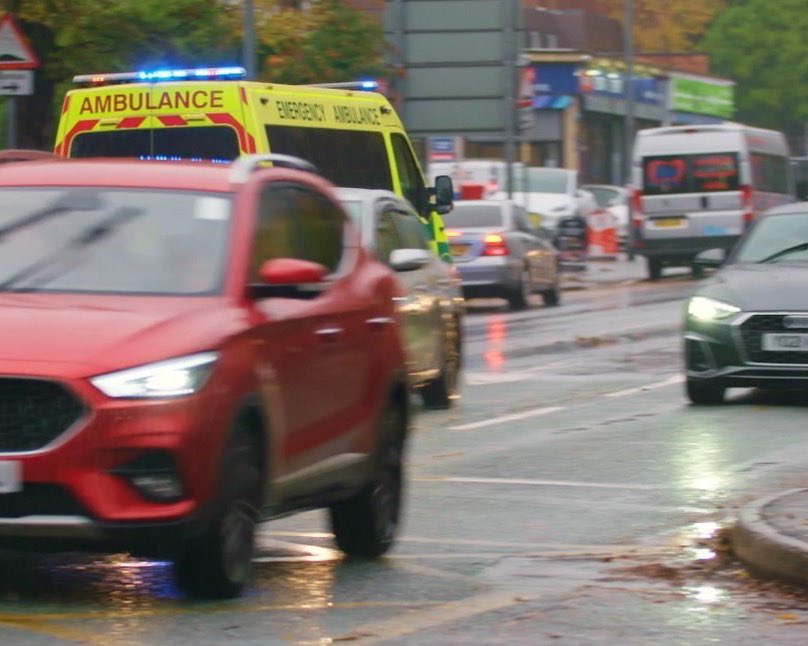 🎥 Families share true stories in a film series led by our public engagement research team, revealing impact of living conditions on physical and #mentalhealth. These films aim to influence urban planning policies and address health inequalities ⛔️ bit.ly/4ajlBv5