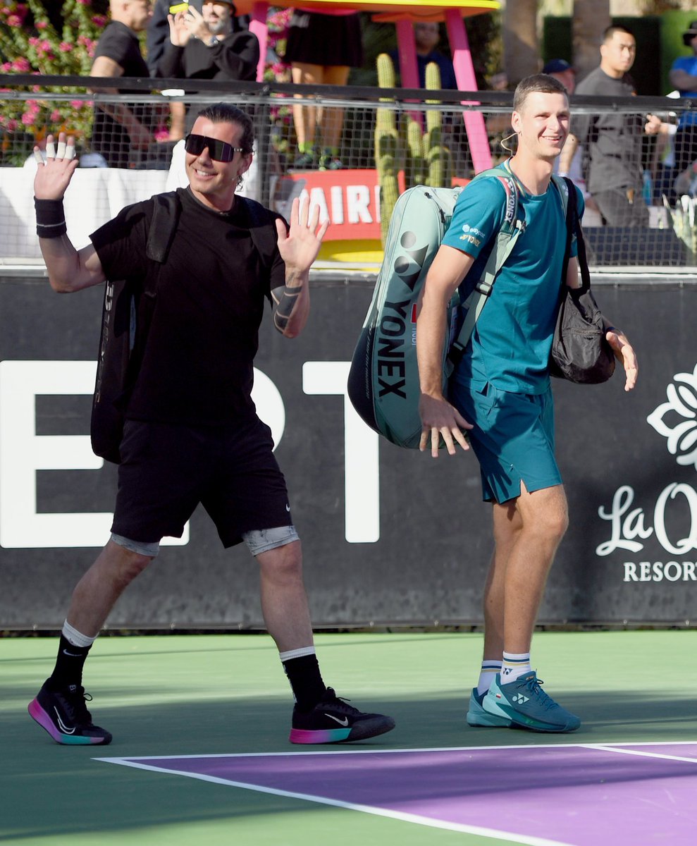 It was a busy but fun day in the desert at @DesertSmash and @tiebreaktens 🌴 Always a pleasure to play alongside @iga_swiatek, even if it’s just for a few minutes 😅💪 Thanks @GavinRossdale for the doubles earlier! 📸: Getty Images: Matthew Stockman | Alberto E. Rodriguez