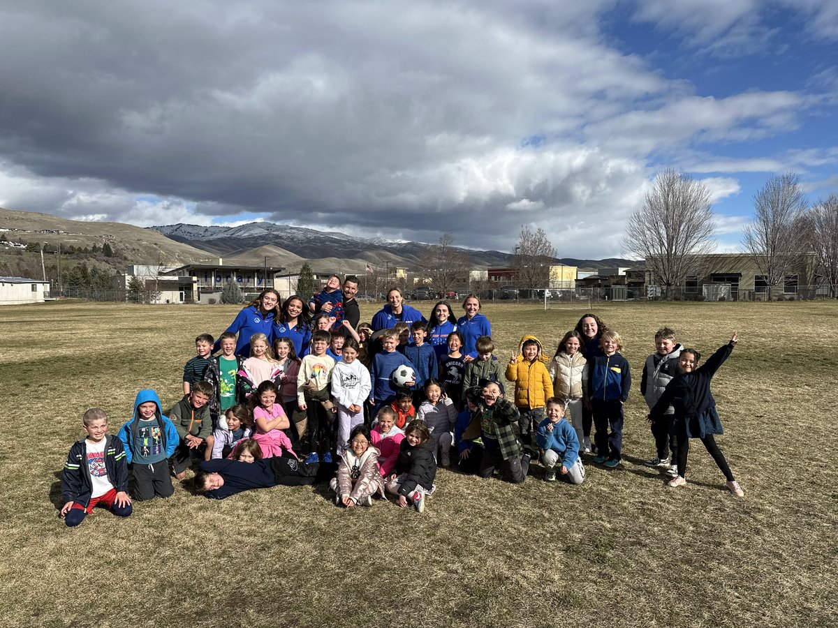 Thank you Riverside Elementary School for having us spend some time with your students to share the importance of sportsmanship, perseverance and dealing with adversity! #BleedBlue | #WhatsNext